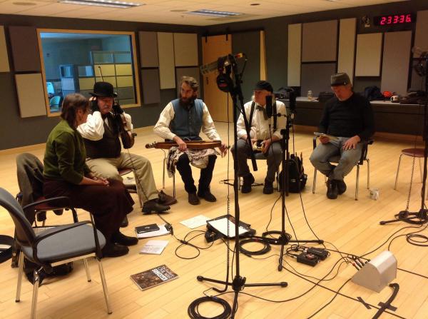 131215-NHPR-HardtacksInStudio